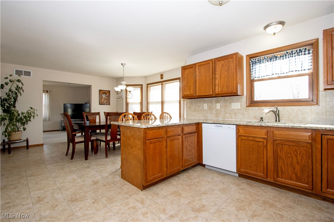 898 Sand Stone Drive, Wooster, Ohio image 11
