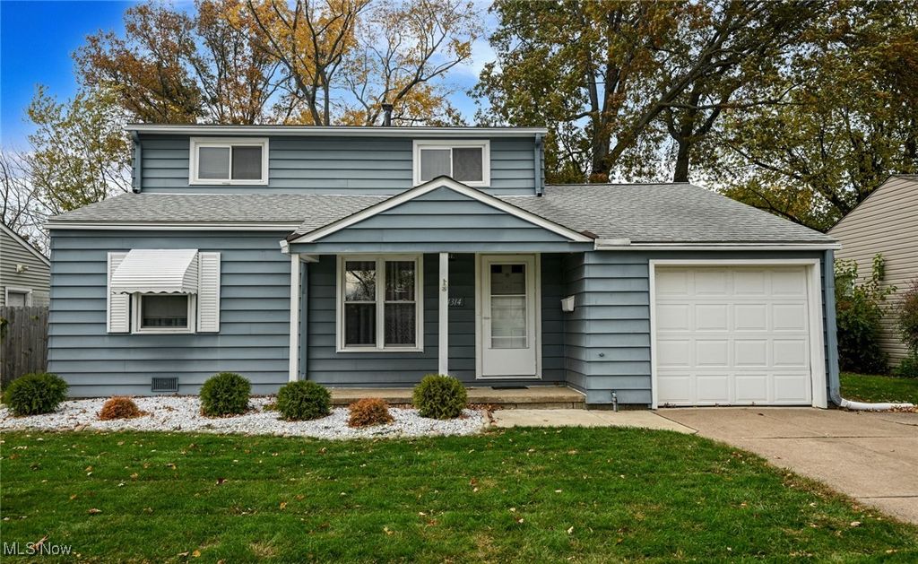 Photo of 14314 Ledgewood Avenue, Cleveland, OH 44111 (MLS # 5180846)