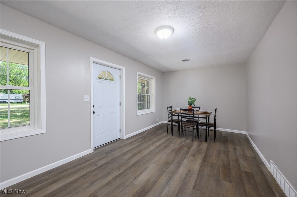 Photo of 4636 Albert Avenue, Norton, OH 44203 (MLS # 5175432)