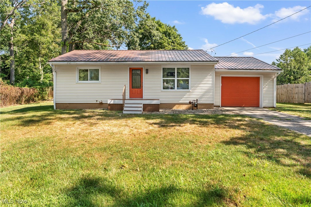 Welcome to this cozy and well-maintained 2-bedroom, 1-bath home located in Springfield that is the perfect blend of comfort and convenience. Nestled on a peaceful dead-end street, you'll enjoy privacy and minimal traffic—ideal for relaxed living. Step inside to find a bright, eat-in kitchen, an inviting living room, and newer windows that fill the space with natural light. The attached one-car garage adds everyday ease. This home has been recently updated with all newer exterior and interior doors along with a durable metal roof. Whether you're looking to downsize, purchase your first home, or invest in low-maintenance living, this home is truly move-in ready. Don’t miss out on this gem—schedule your showing today!