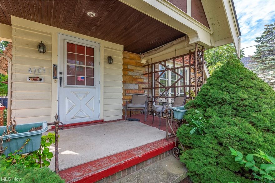 Huge home with so much potential. Large front porch, Bright Living room, Formal dining room, Huge open kitchen with all appliances,
Five bedrooms, two full baths, 3 car garage on deep beautiful lot. Potting shed and so much love lived here. Needs TLC but worth the
investment in your future. Seller doesn't warranty condition of fireplaces or appliances. Perfect for a large family.