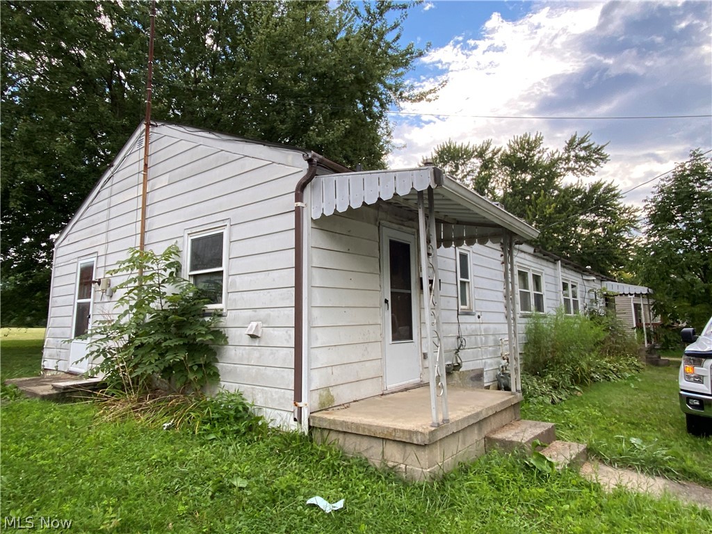 Owner financing available with $5000 down calling all investors , formerly a duplex , can be used as a 4 bedroom 2 bath single family home, in need of extensive renovations , 2 bedrooms , one bath each side, cash only , sold as is , any buyer inspections must be done prior to making an offer. ARV is approximately $70,000-$85,000 depending on level of finishing and quality of work completed. Title work done, property will be transferred via quit claim deed. if used as a duplex rents can be approximately $600-$750 per side.