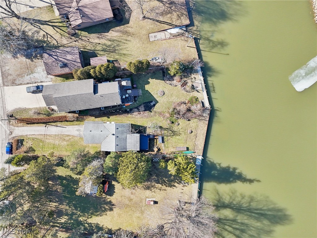 35659 W Island Drive, Eastlake, Ohio image 32