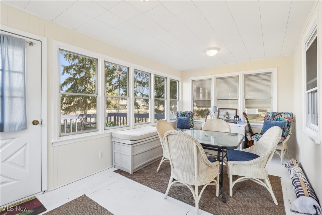 35659 W Island Drive, Eastlake, Ohio image 16