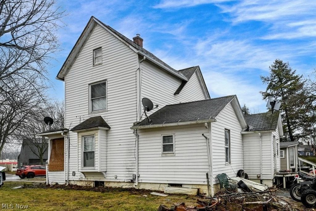 Photo of 240 1st Street NW, Barberton, OH 44203 (MLS # 5191668)