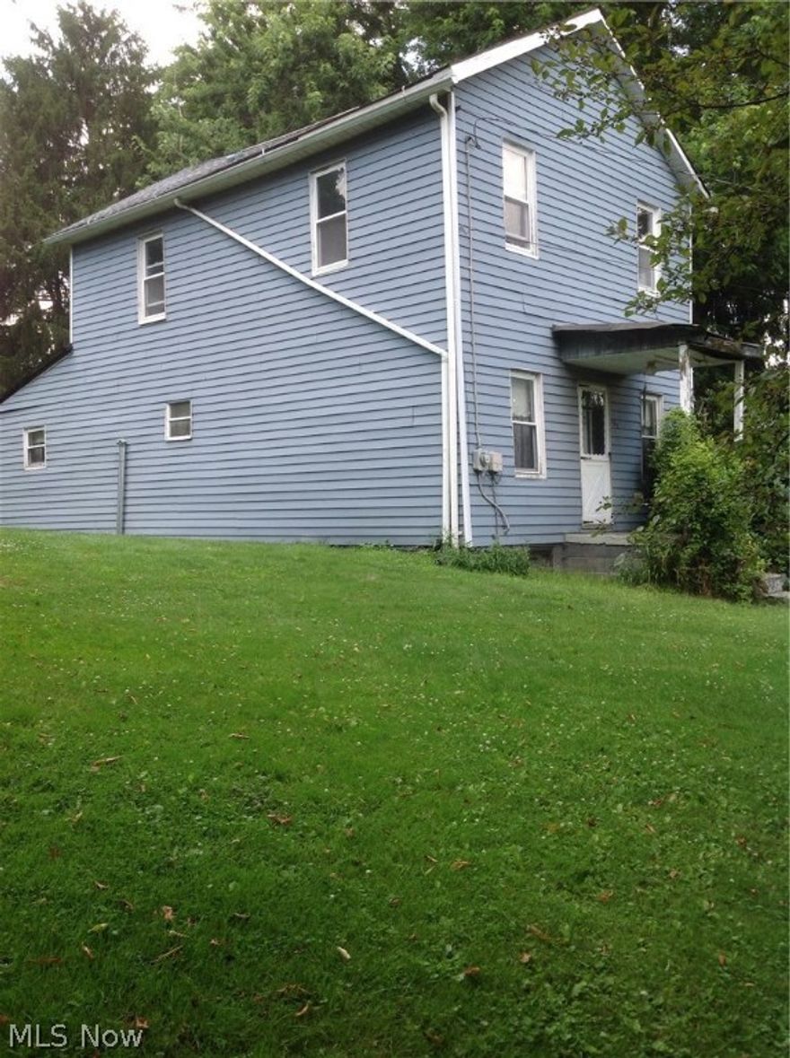 Leetonia Schools, 3BR, 1bath, aluminum sided 2 story home. Spacious living room , dining room & kitchen. Needs some TLC.  Nice 1/2 acre lot. Call today for your appointment to view!