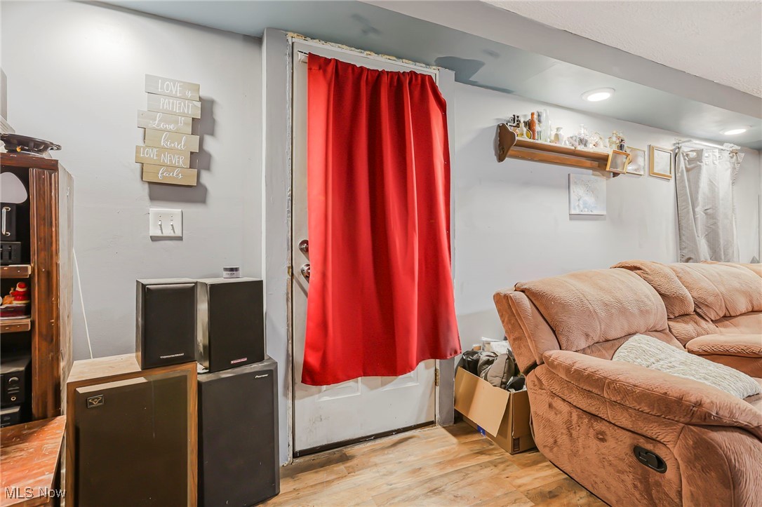 Property/Connie Lee Baisden - Residential