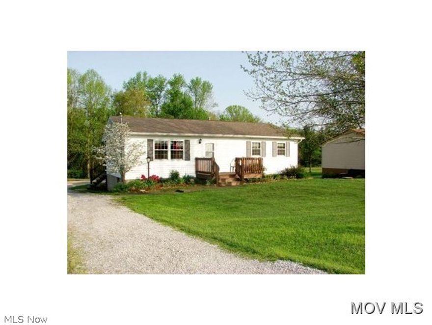 Serene setting with beautiful view of farmland&rolling hills.Beautifully renovated ranch with 19x13 owners Suite with jetted tub.upgrades from roof to electrical, heating/air.& more.Nice garage added. Spacious kitchen.1/2 mile to B-V elem.Warren High.Spacious, nice!!  Elem: Barlow-Vincent Elementary Scho  Elem/Bus: Y  JrHigh: Barlow Vincent  JrHigh/Bus: Y  High: Warren High School  High/Bus: Y  Fire: VOL  Police: SHF  PossFreeGas: N  ;SQFT=Fin L1:1450, Fin Bsmt:0, Fin Above:1450, Fin Total:1450, Unfin Bsmt:1450, Unfin Above:1450;GAR= 2 Car Det, Opener(s);PRKG= Off Street