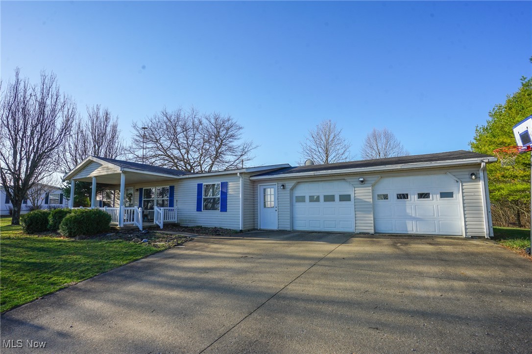 8672 Ridgeview Rd Rd, Chandlersville, Ohio image 2
