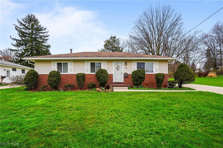 Lovely, well maintained 3 bedroom 1 1/2 bath ranch home. Living room features large picture window and hardwood floors. 2025 Kitchen updated new countertops, kitchen fixtures, paint, kitchen sink, & sink faucet. New dishwasher installed 2024. Range and garage disposal new in 2023. New A/C unit 2024. House features first floor bedrooms and bathrooms. Family room provides additional living space. Full finished basement features a large bonus room with many possibilities. Beautifully landscaped yard with concrete patio to relax on in the warmer months. One car garage amenities electric, door opener, & extra storage space.  Large concrete driveway provide plenty of parking. Convenient location to park, shopping, restaurants, and Routes 91, 532, 261, & 76.
One year home warranty included in the sale of the home.  Buyers see your Realtor or listing agent for a 3D virtual tour of this beautiful home.