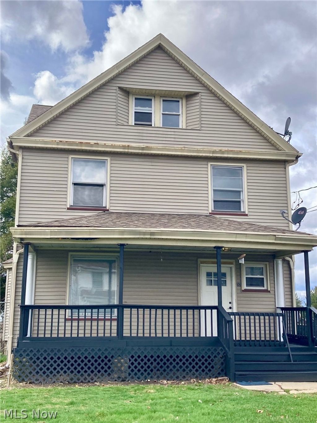 Photo of 32 Summit Avenue, Niles, OH 44446 (MLS # 5192432)