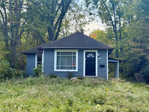 Homes For Sale - 933 Oak Street<br/> Warren, OH 44485