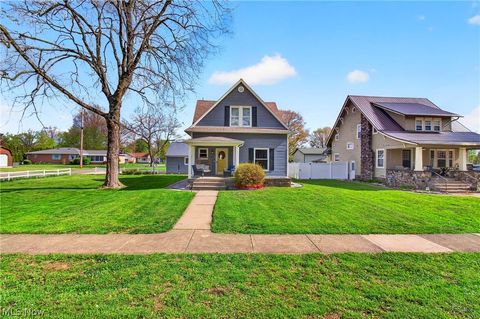 Photo of 365 Poplar Street NW, Bolivar, OH 44612 (MLS # 5203017)