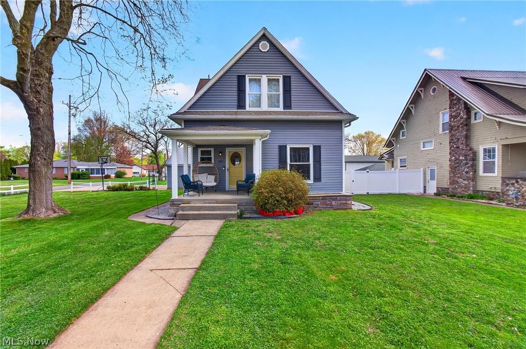 Photo of 365 Poplar Street NW, Bolivar, OH 44612 (MLS # 5203017)