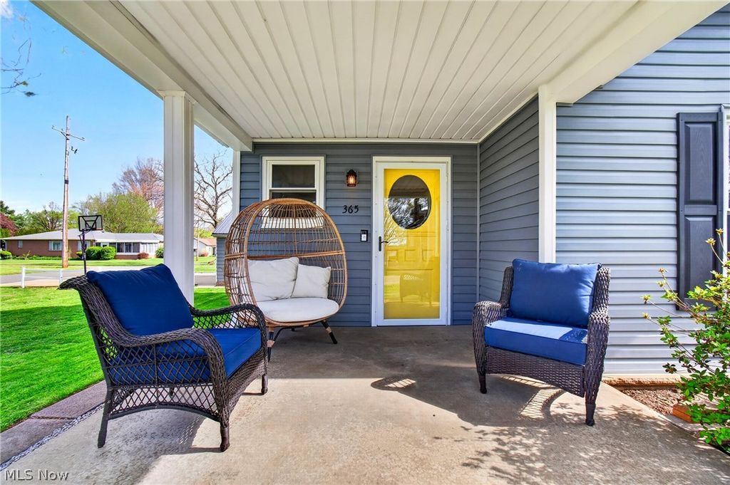 Photo of 365 Poplar Street NW, Bolivar, OH 44612 (MLS # 5203017)