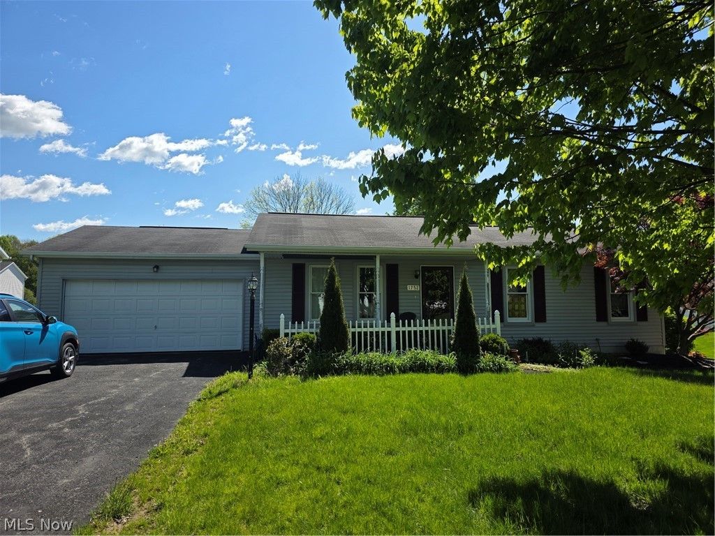 Photo of 1752 Ansley Way, Salem, OH 44460 (MLS # 5208875)