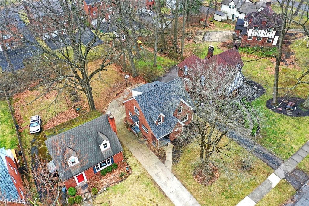 Photo of 94 Jennette Drive, Youngstown, OH 44512 (MLS # 5194387)