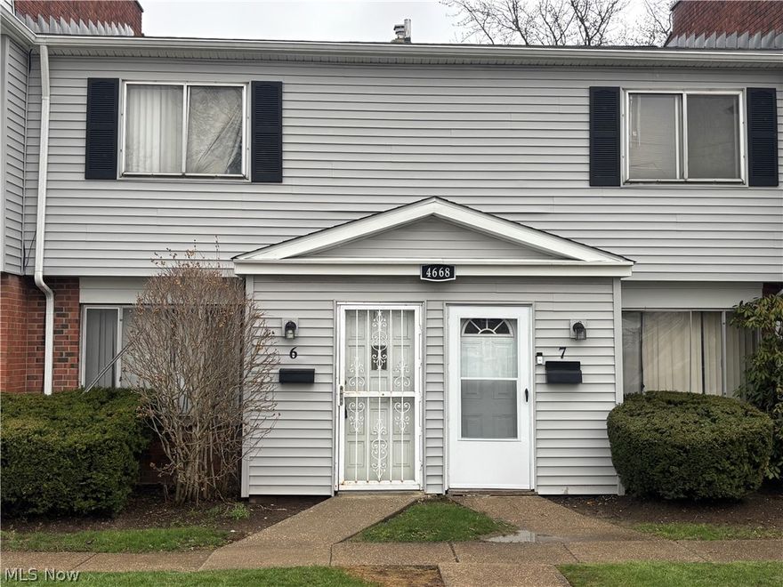 This condo offers a great opportunity for both investors and owner-occupants seeking comfort and functionality. The unit features a spacious living room, providing an inviting area for relaxation and entertaining. The functional kitchen is designed for efficiency and everyday use, making meal preparation simple and convenient.

The home includes well-sized bedrooms, including a master bedroom, offering comfort and flexibility for various living arrangements. Major mechanicals include a 6-year-old water heater and a furnace, providing added value and peace of mind.

With its practical layout and strong potential, this condominium is a solid investment opportunity—schedule your showing today!