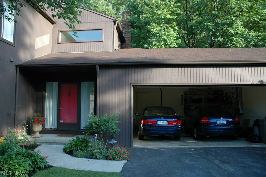 Modern corner unit in beautiful Bratenahl with convenient access to downtown, the hospitals and University Circle. Beautiful park like setting with lots of windows. Open floor plan, vaulted ceilings, and nicely finished lower level adds to this already spacious condo. Living in this quiet community is like living in a park near the lake! Available May 1st.