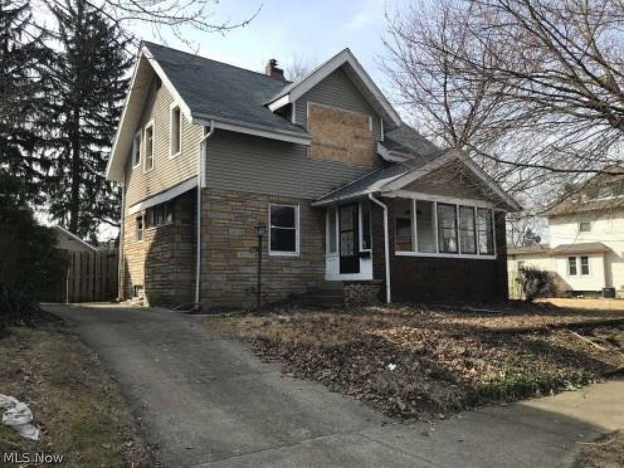 Investor opportunity, 4 bedroom, 2.5 bath with fire damage -enter at your own risk.