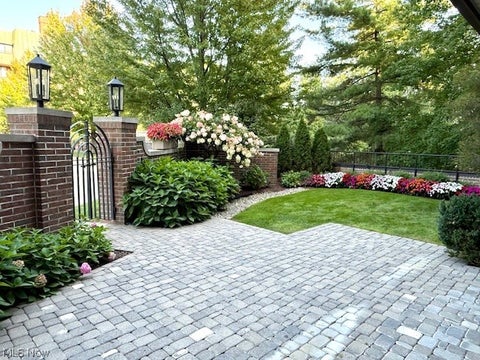 Tiny photo for 5150 Three Village Drive #1-K, Lyndhurst, OH 44124 (MLS # 5237470)