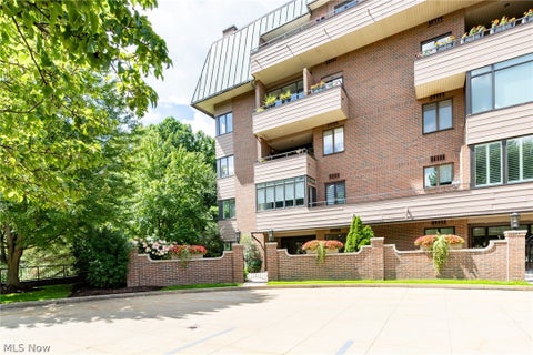 Tiny photo for 5150 Three Village Drive #1-K, Lyndhurst, OH 44124 (MLS # 5237470)