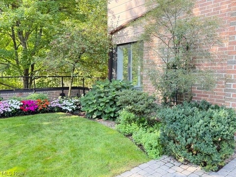 Tiny photo for 5150 Three Village Drive #1-K, Lyndhurst, OH 44124 (MLS # 5237470)