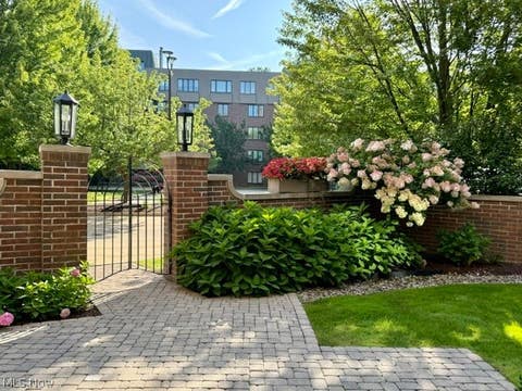 Tiny photo for 5150 Three Village Drive #1-K, Lyndhurst, OH 44124 (MLS # 5237470)
