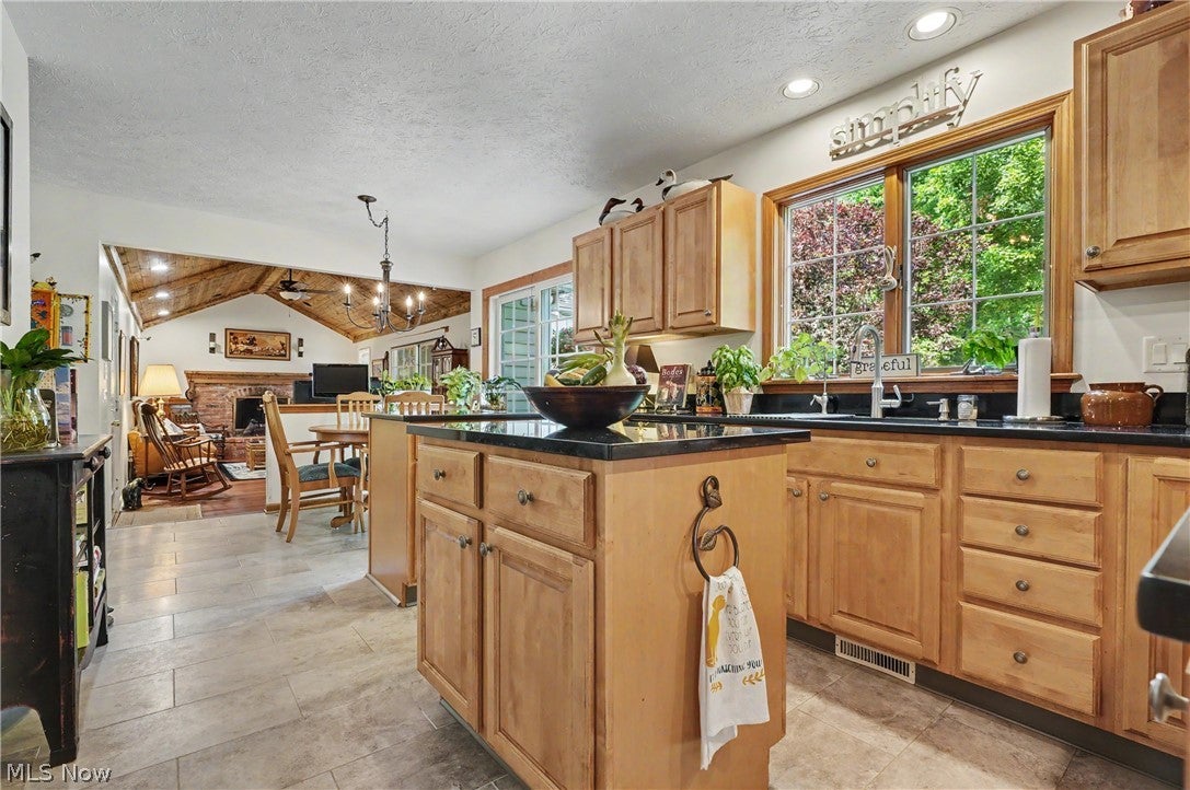 15884 Arbor Trail