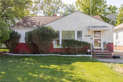 Homes For Sale - 18416 Hazelwood Avenue<br/> Maple Heights, OH 44137