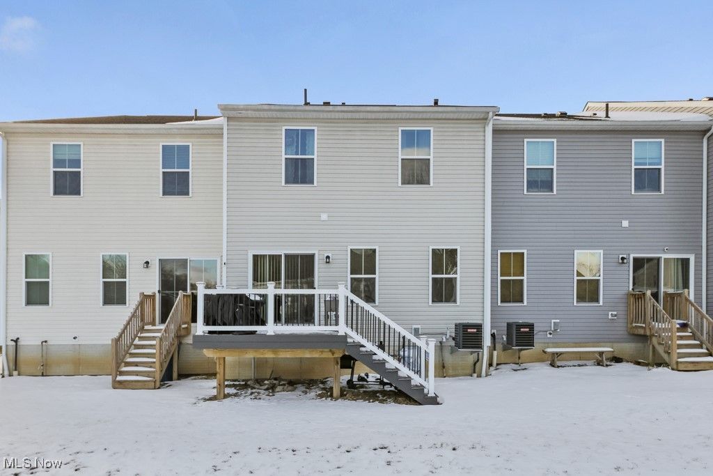 Photo of 1121 Meadow Run, Copley, OH 44321 (MLS # 5183595)