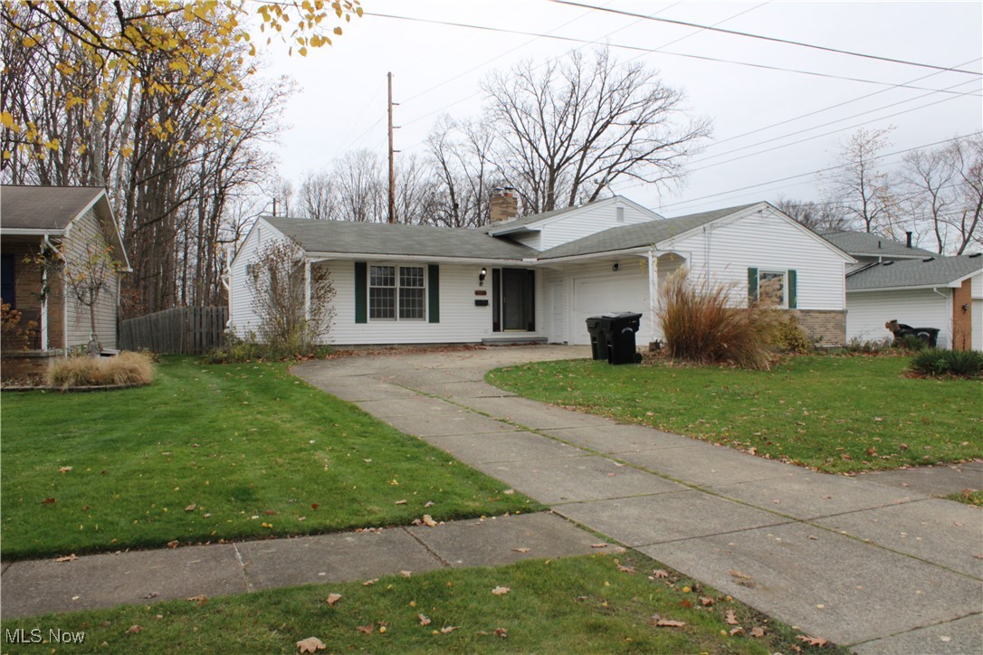 125 Woodview Drive, Elyria, Ohio image 1