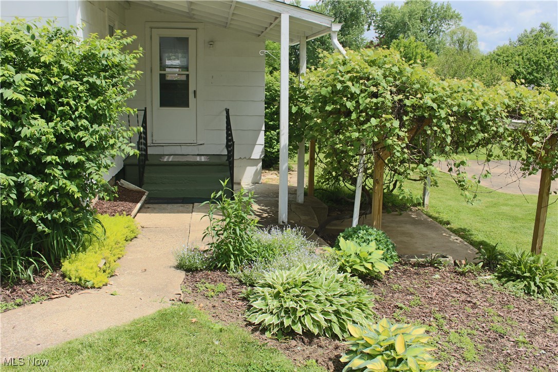 380 N Wells Street, Shreve, Ohio image 3