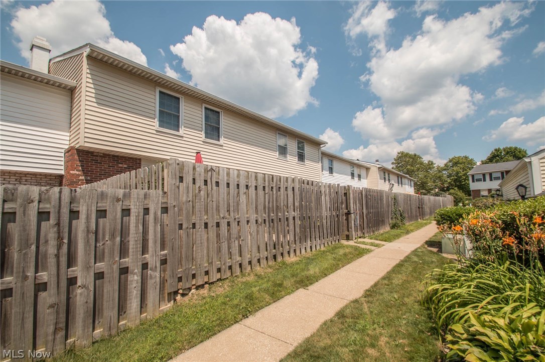 Huntington Park Condo - Residential