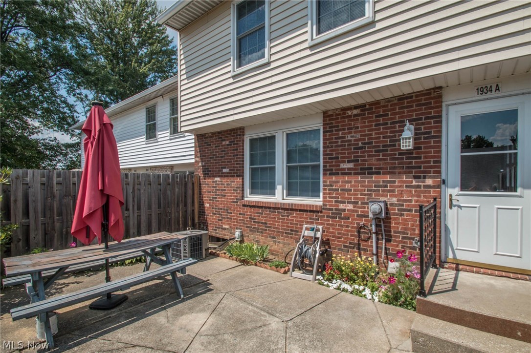 Huntington Park Condo - Residential
