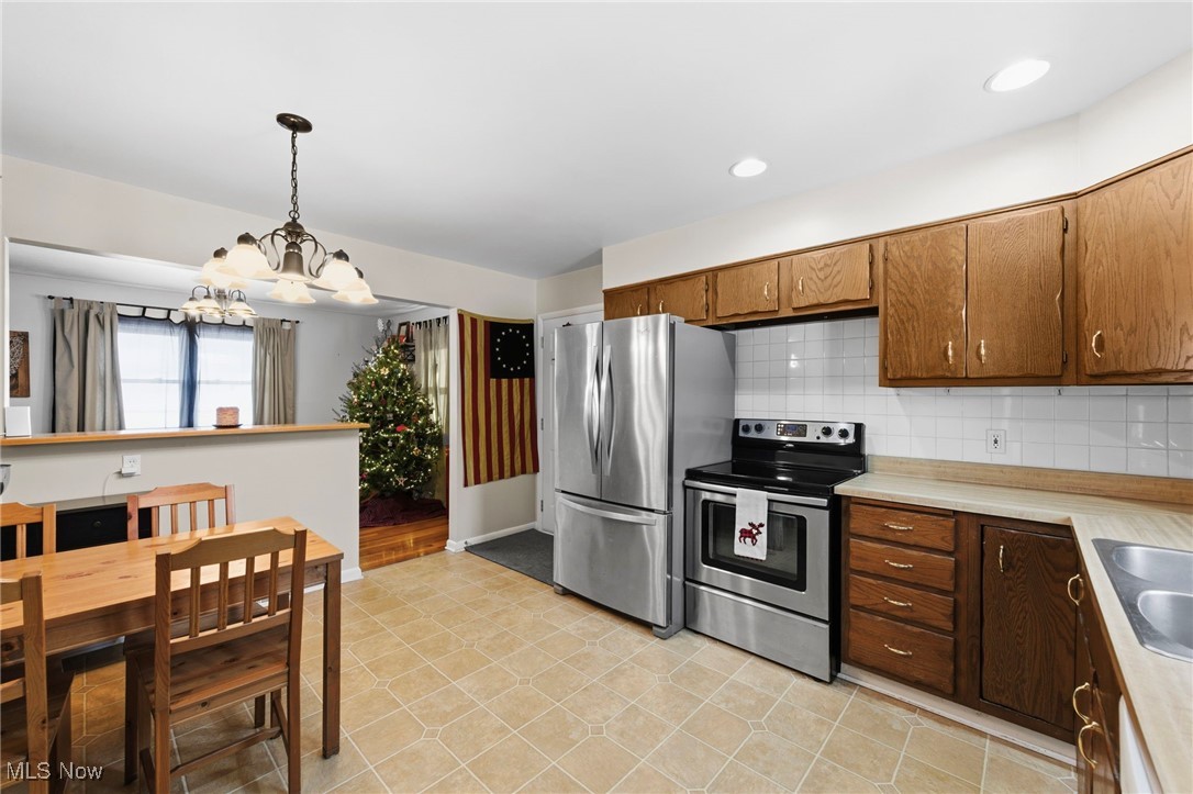 Kenston Lake Estate - Residential