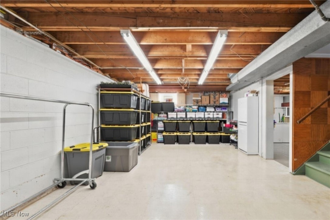 Kenston Lake Estate - Residential