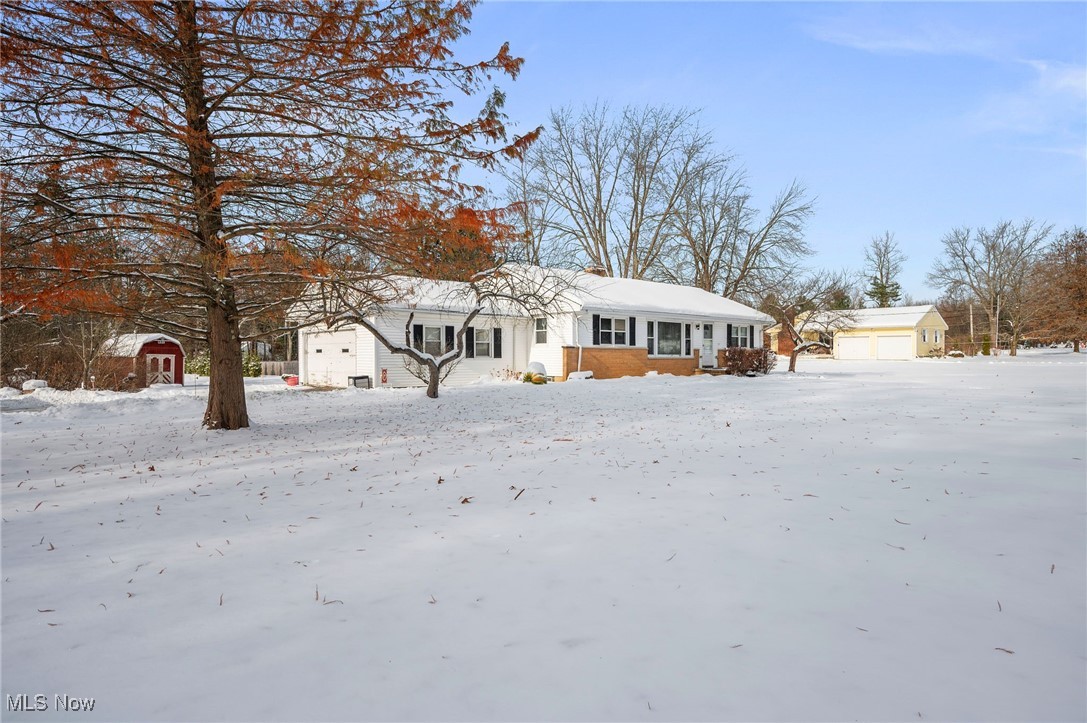 Kenston Lake Estate - Residential