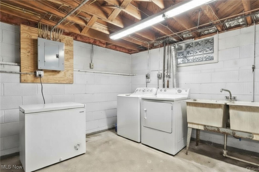 Kenston Lake Estate - Residential