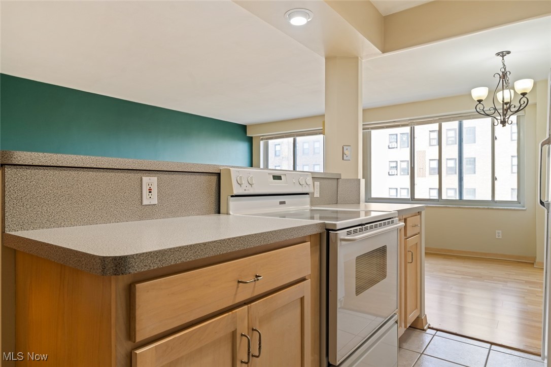 Marine Towers East Condo - Residential