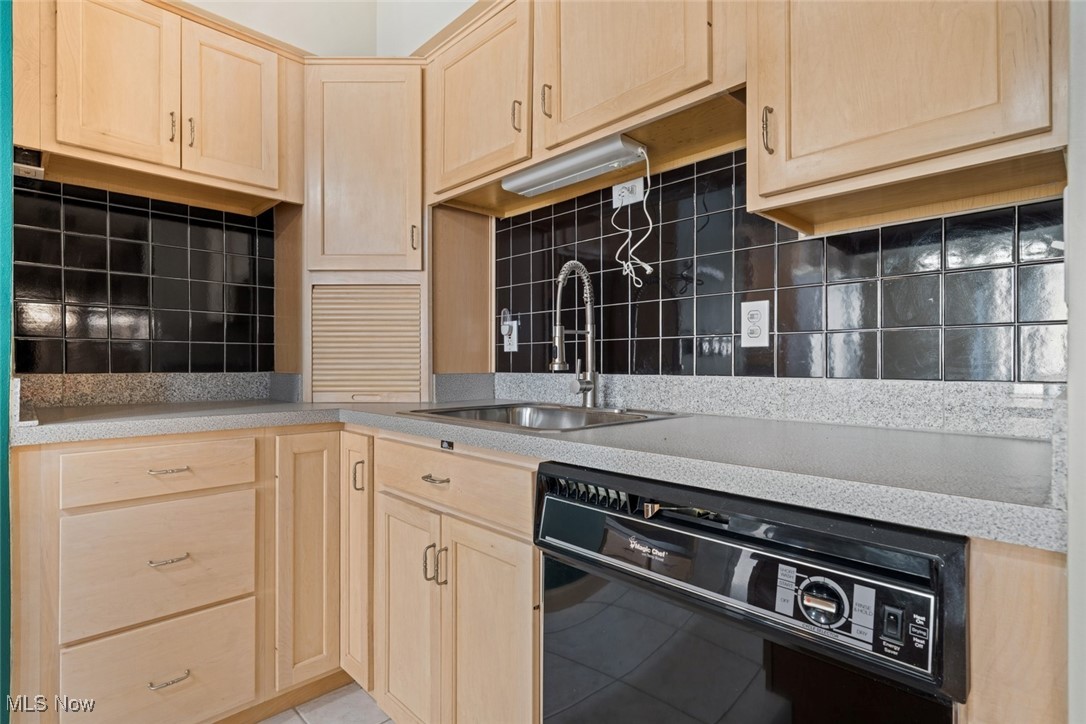 Marine Towers East Condo - Residential