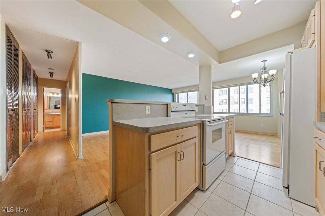 Marine Towers East Condo - Residential