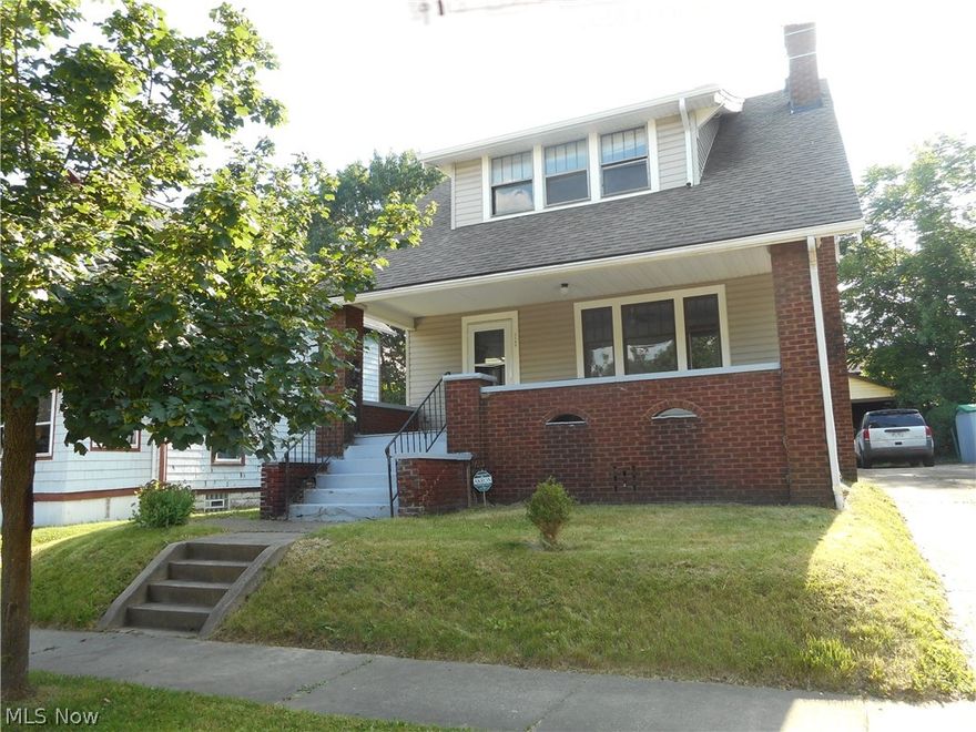 Attention Investors:  This property was a 2 family unit (just needs separate entrance put back in).  Two separate electric meters.
The 4th bedroom currently houses the 2nd kitchen so it could be used for either.
Rented for $800 monthly.
Just needs your TLC.
Sold "as is" - sellers will make no repairs.