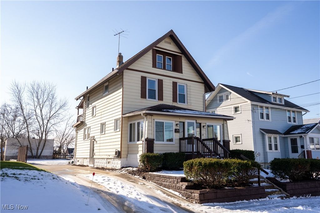 Photo of 14 E Dartmore Avenue, Akron, OH 44301 (MLS # 5177932)