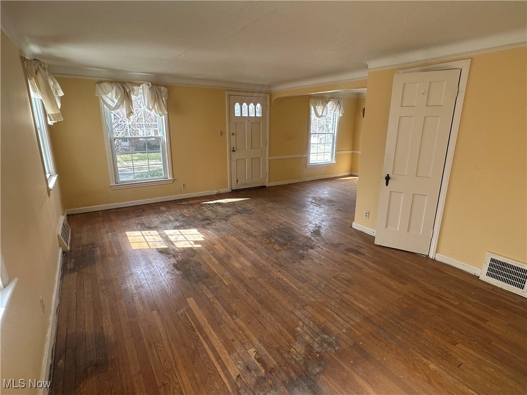 South Euclid, Ohio 44121, United States, 2 Bedrooms Bedrooms, ,2 BathroomsBathrooms,Residential,Pending,94761