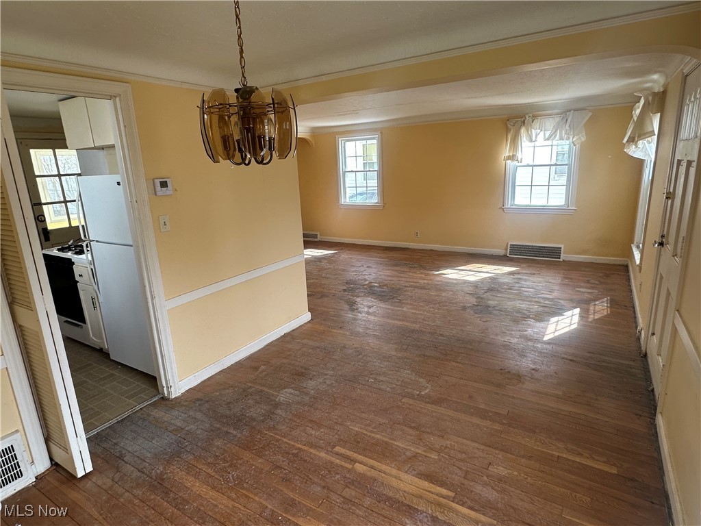 South Euclid, Ohio 44121, United States, 2 Bedrooms Bedrooms, ,2 BathroomsBathrooms,Residential,Pending,94761