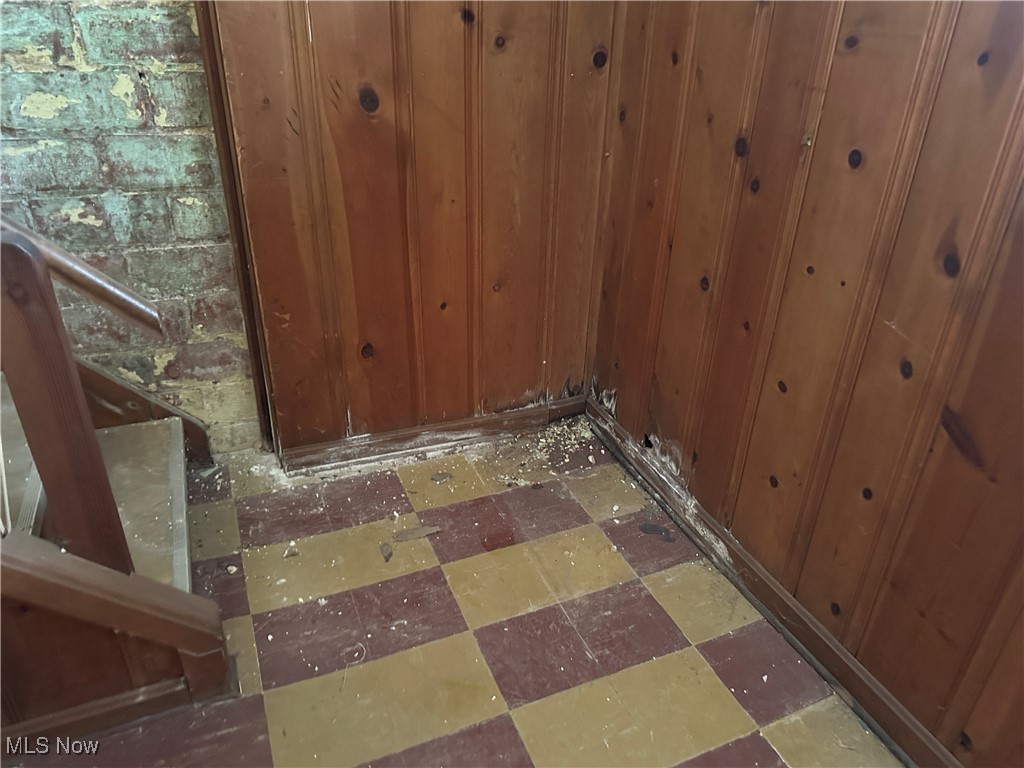 South Euclid, Ohio 44121, United States, 2 Bedrooms Bedrooms, ,2 BathroomsBathrooms,Residential,Pending,94761