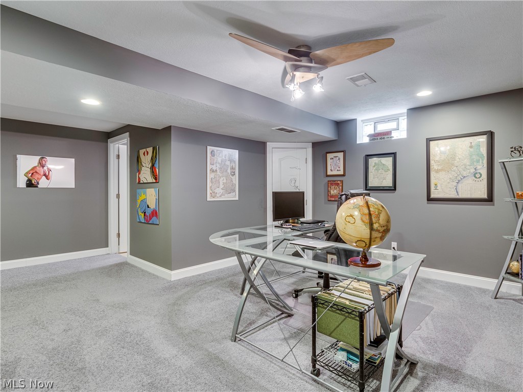 Wheaton Place at Creekstone Condo - Residential