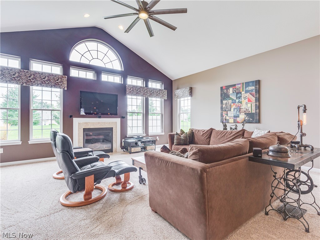 Wheaton Place at Creekstone Condo - Residential