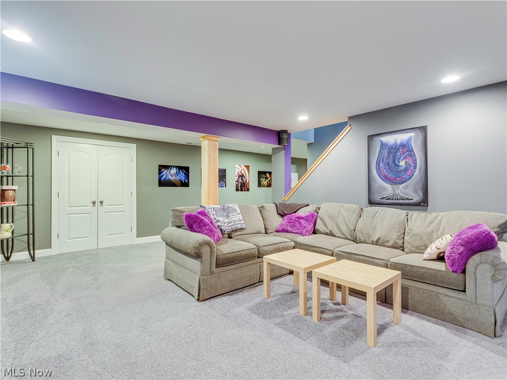 Wheaton Place at Creekstone Condo - Residential
